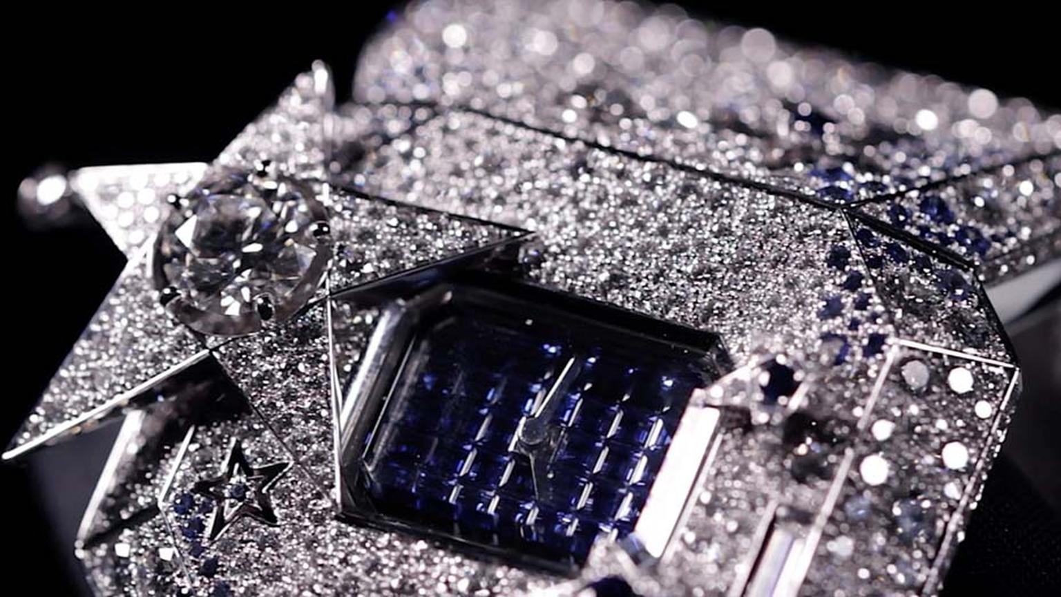 đồng hồ nạm kim cương Chanel Comète Secret