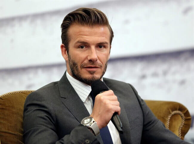 David Beckham đeo đồng hồ tay phải